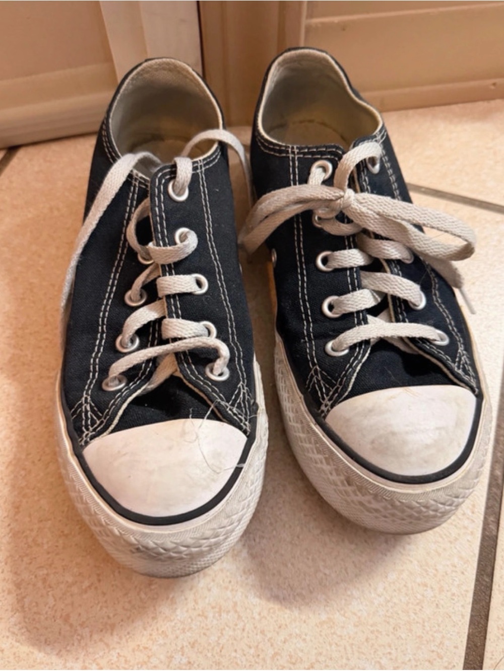 Kids Black Converse Low-Top Size 2